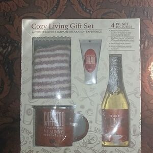 Body Wash Gift Set - Red and Cream